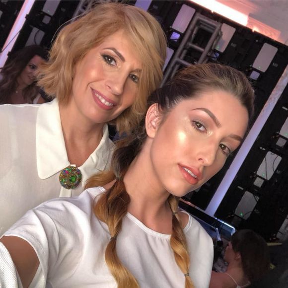 Meet your Posher, Julie - Picture 1 of 1